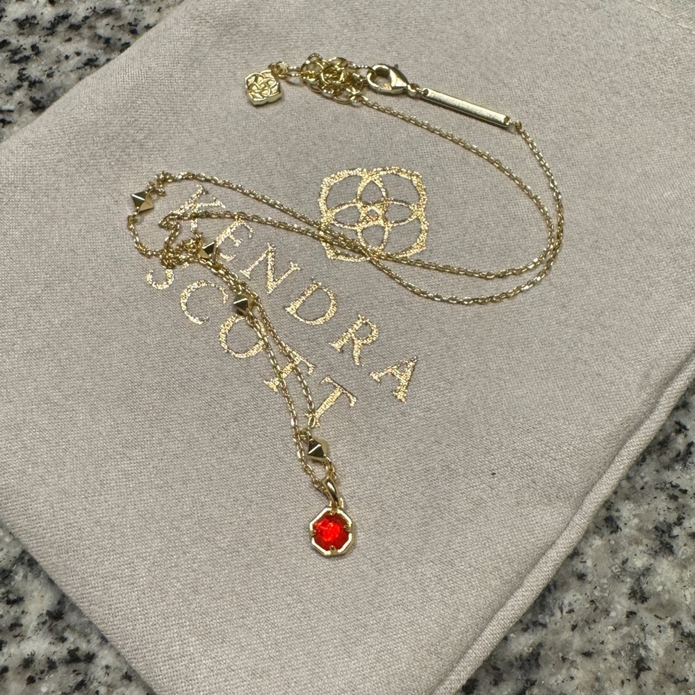 NWOT Kendra Scott Nola Pendant in Gold with Cherry Illusion